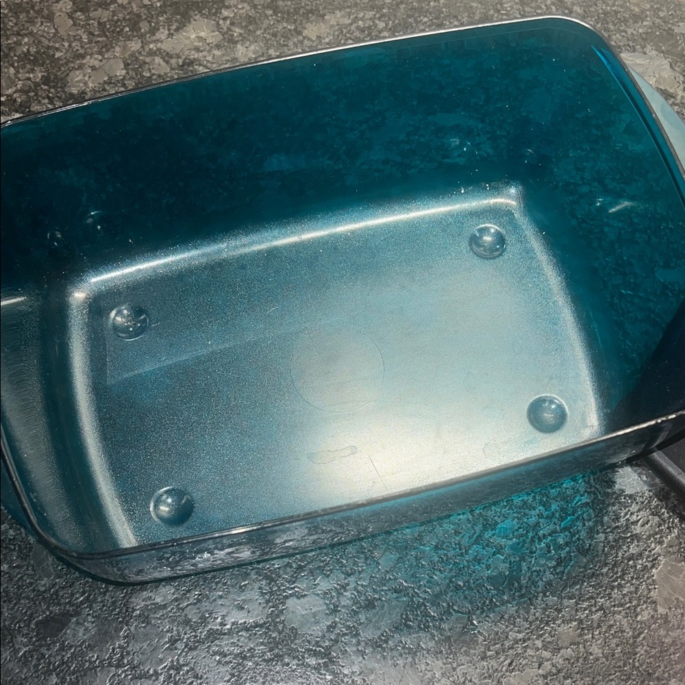 Tupperware Vent N Serve Black Lid with Blue Base Container. Microwave. - Picture 3 of 3